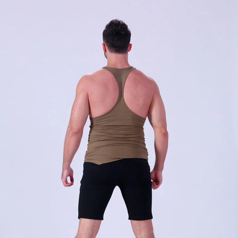 mens tank top fitting-style in gym